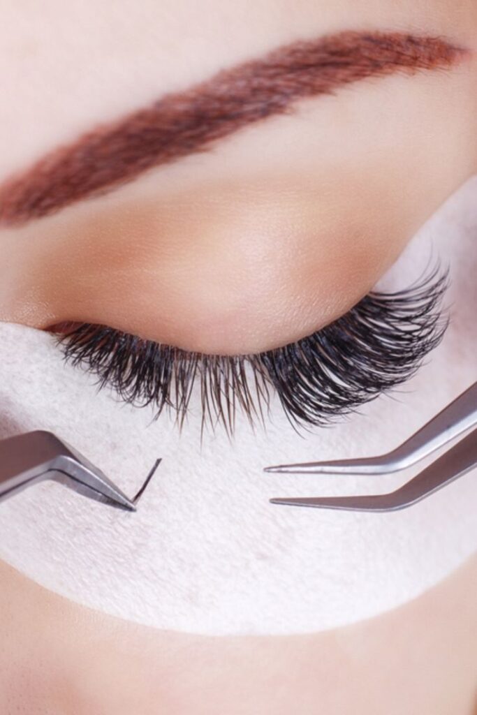 eyelash extensions in Abu Dhabi